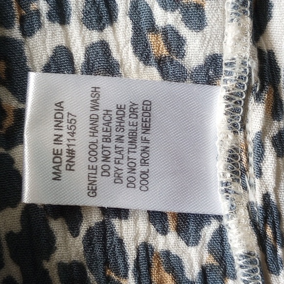 THML High Neck Ruffled Cap Sleeve Top S Leopard Crinkled Gauze 50off3 - Picture 4 of 7